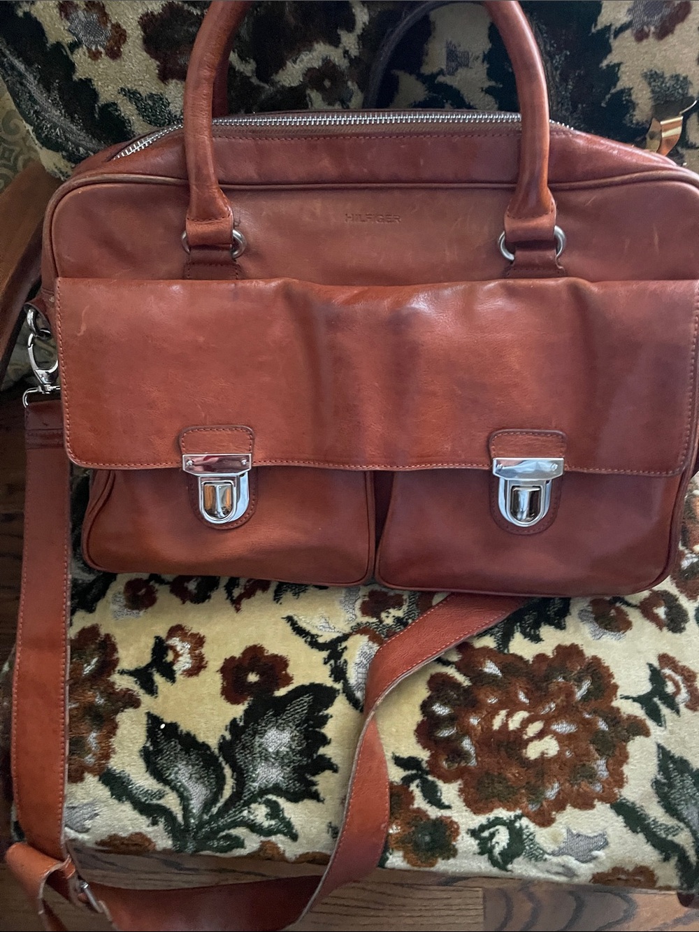 Tommy Hilfiger Chestnut Brown Leather Messenger Bag with Silver Hardware